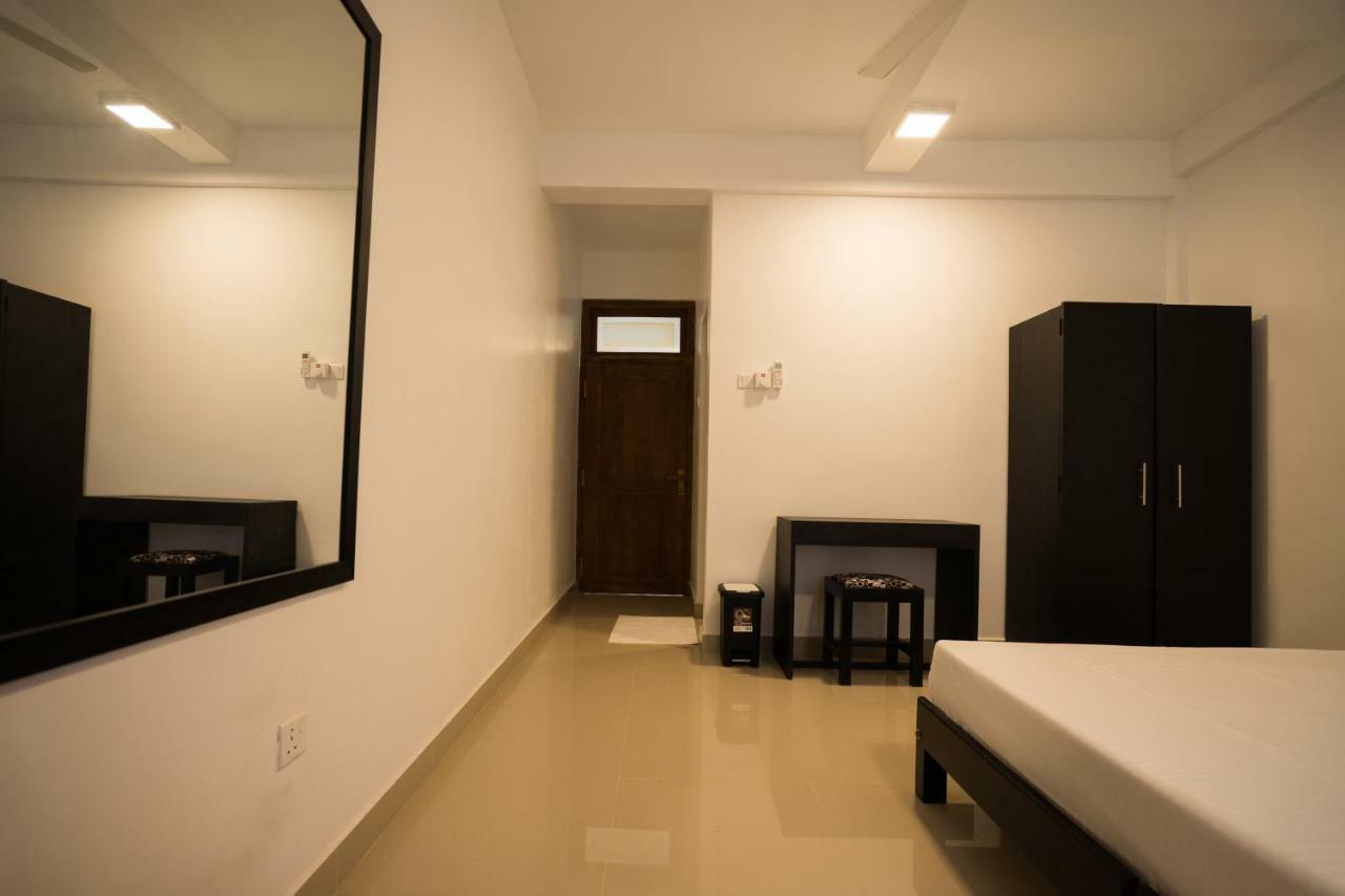 Kozy B&B Dehiwala-Mount Lavinia Exterior photo